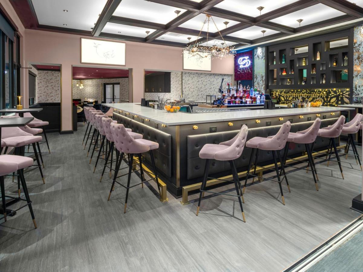 Voco Niagara Falls - The Cadence By Ihg Exterior foto The bar at the 2019-2020 season